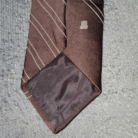 BROWN TIE WITH TAN PINSTRIPES NEW - Picture 5 of 7